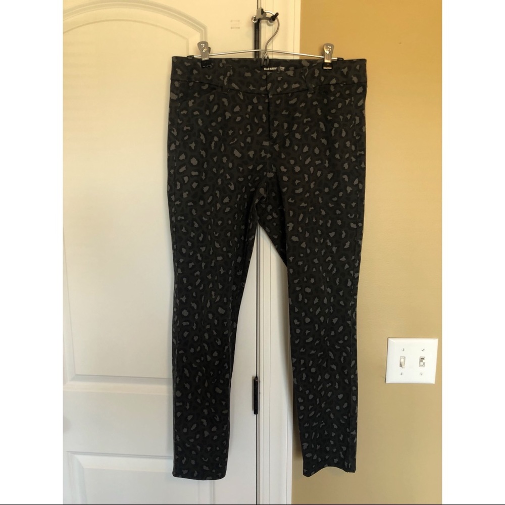 Old Navy Pixie Pant